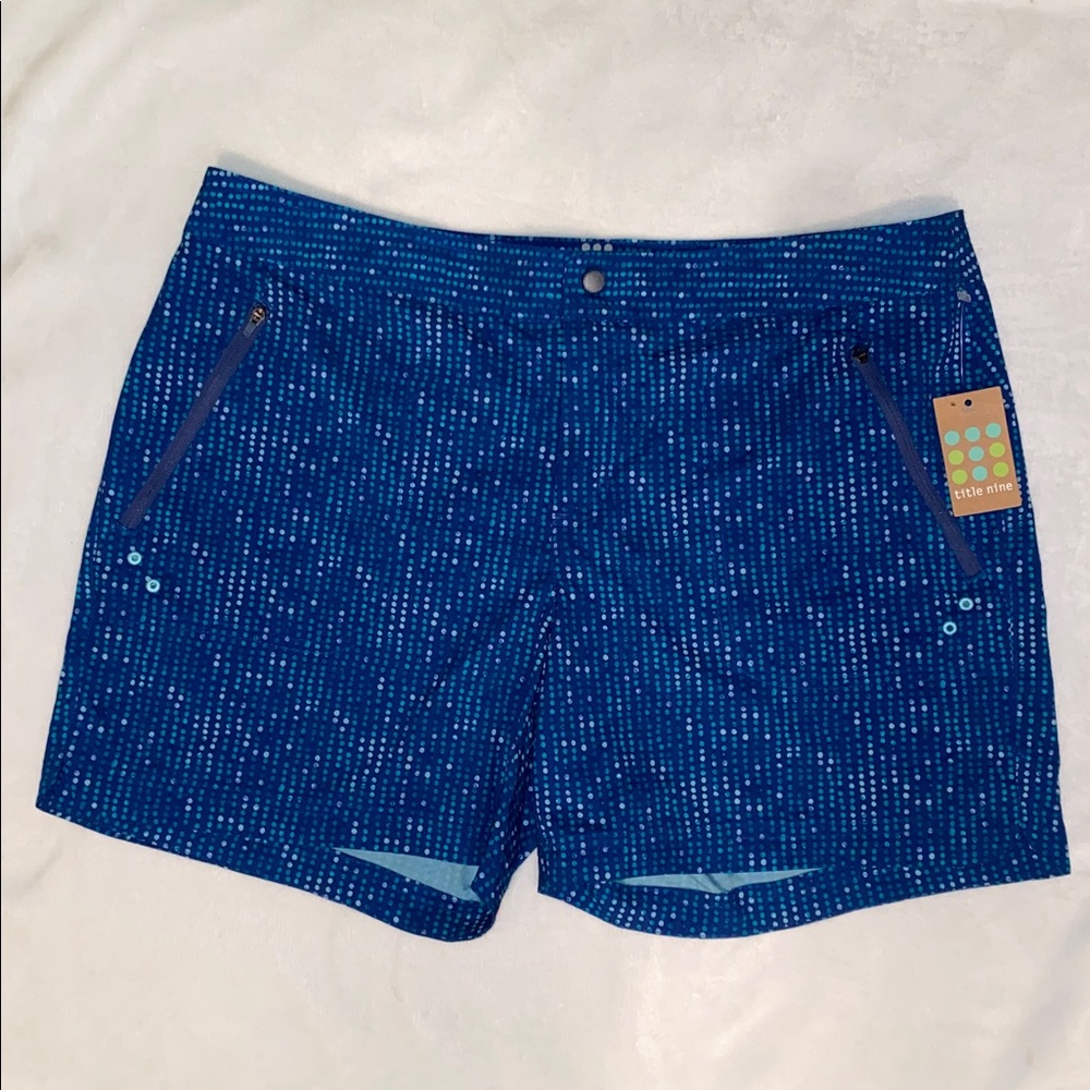 Title Nine Rogue Shorts 5”